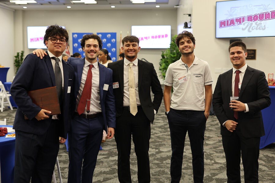 students posing at a city bound noles event